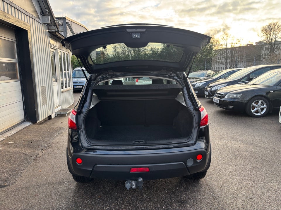 Nissan Qashqai 1,6 Acenta 5d