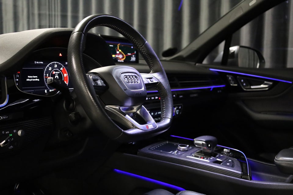 Audi Q7 3,0 TDi 272 S-line quattro Tiptr. 7prs 5d