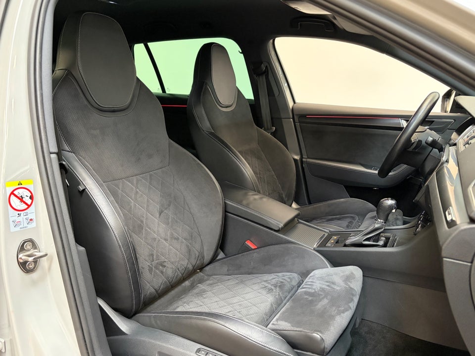 Skoda Superb 1,4 TSi iV Sportline Combi DSG 5d