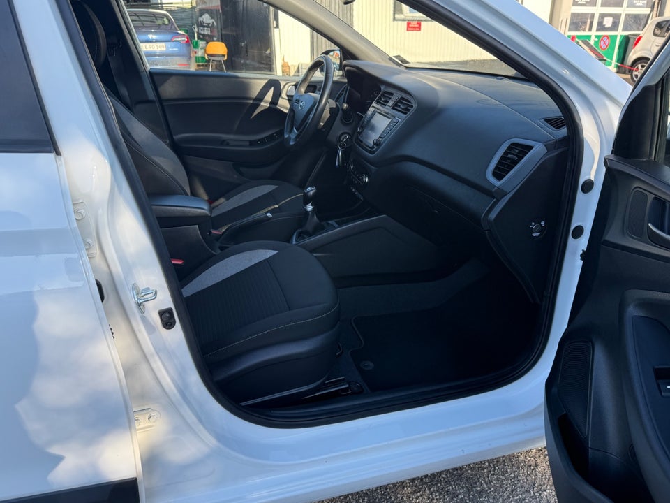 Hyundai i20 1,25 Vision+ 5d