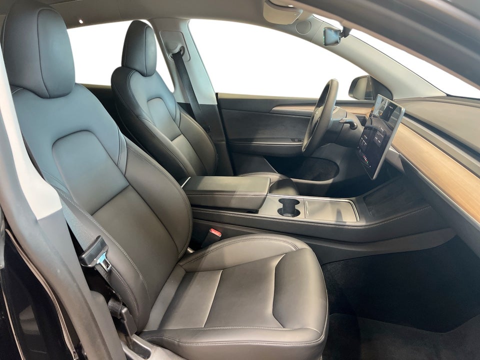 Tesla Model Y RWD 5d