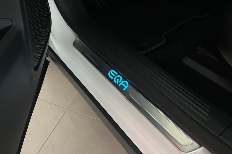 Mercedes EQA300 Progressive 4Matic 5d