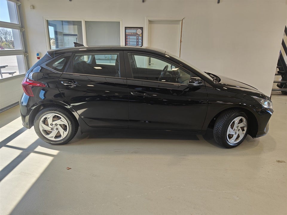 Hyundai i20 1,0 T-GDi Essential DCT 5d