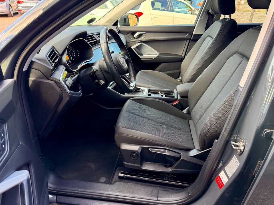 Audi Q3 45 TFSi e Attitude plus S-tr. 5d