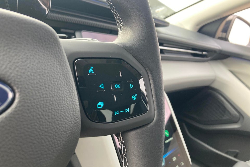 Ford Explorer 77 Premium Extended Range 5d