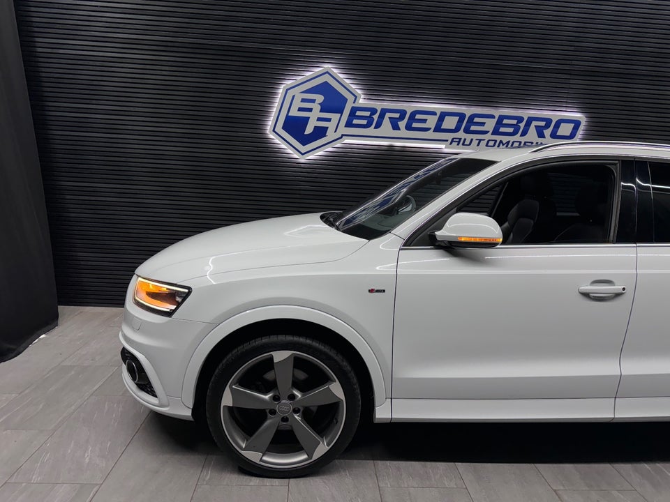 Audi Q3 2,0 TDi 177 S-line quattro S-tr. 5d