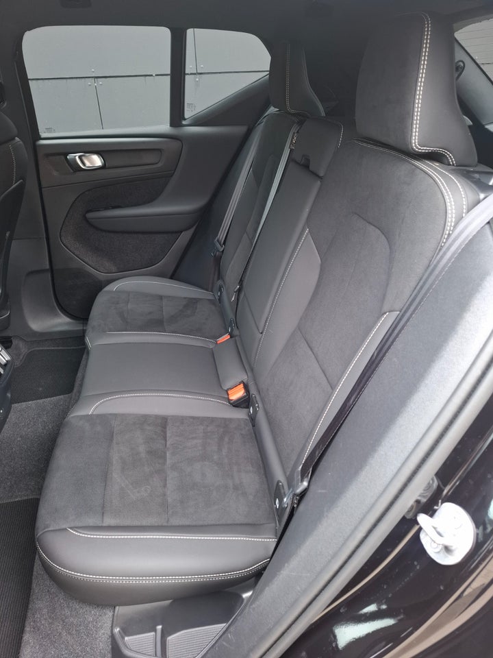 Volvo XC40 ReCharge Extended Range Plus 5d