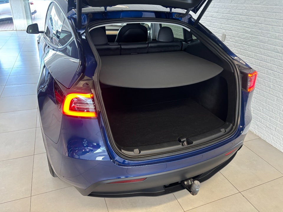 Tesla Model Y Long Range AWD 5d