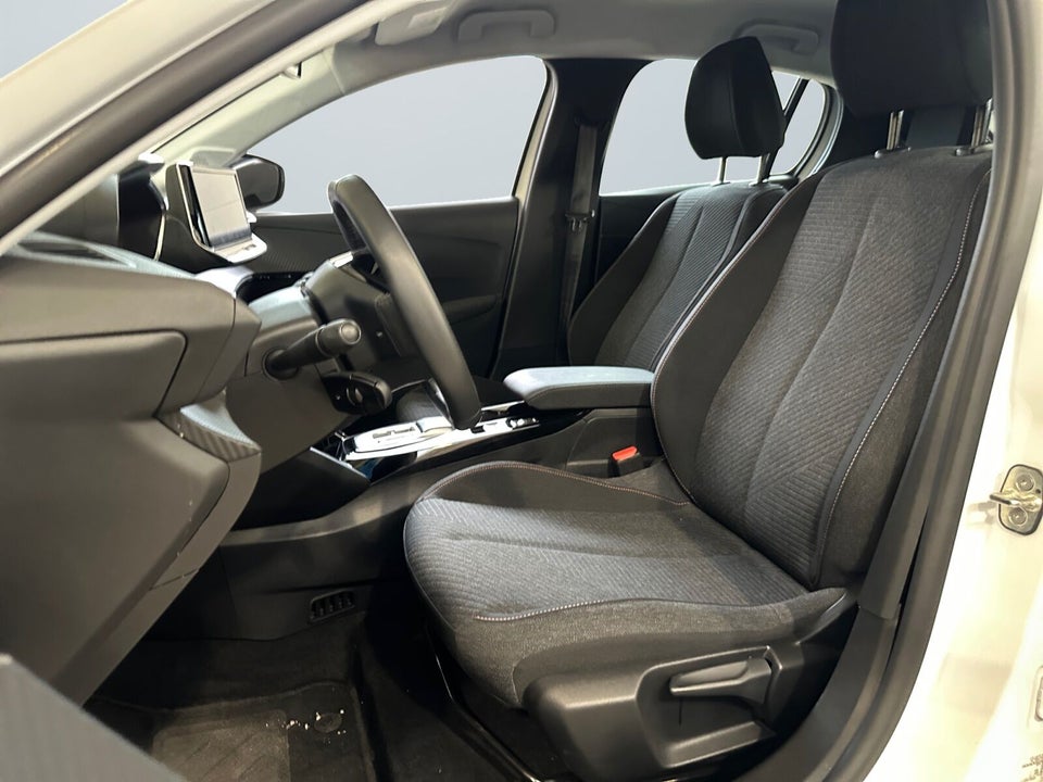 Peugeot e-208 50 Style 5d