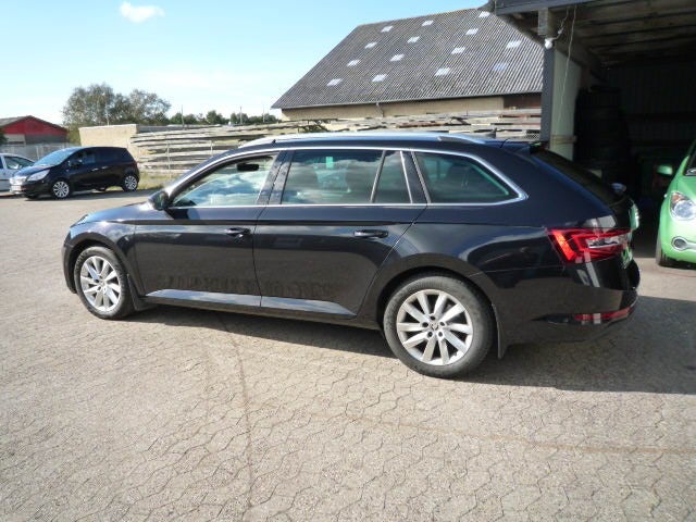 Skoda Superb 2,0 TDi 150 Style Combi DSG 5d