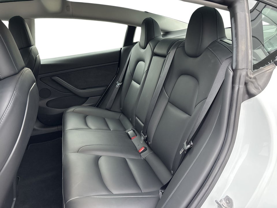 Tesla Model 3 Long Range AWD 4d