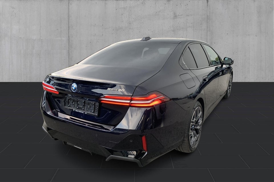 BMW i5 eDrive40 M-Sport 4d