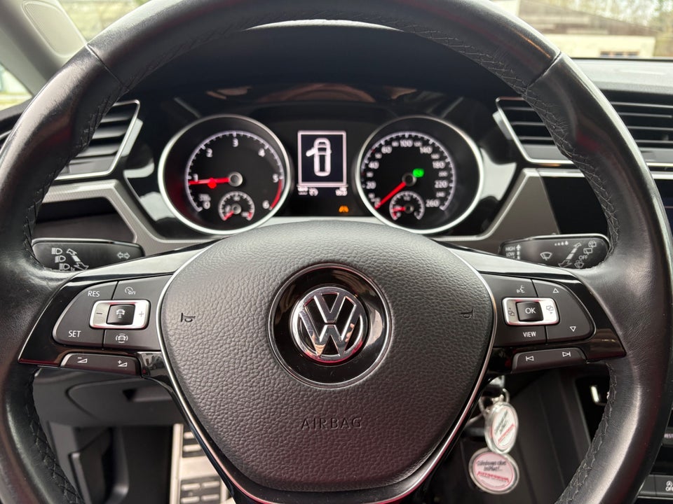 VW Touran 1,6 TDi 115 IQ.Drive 7prs 5d