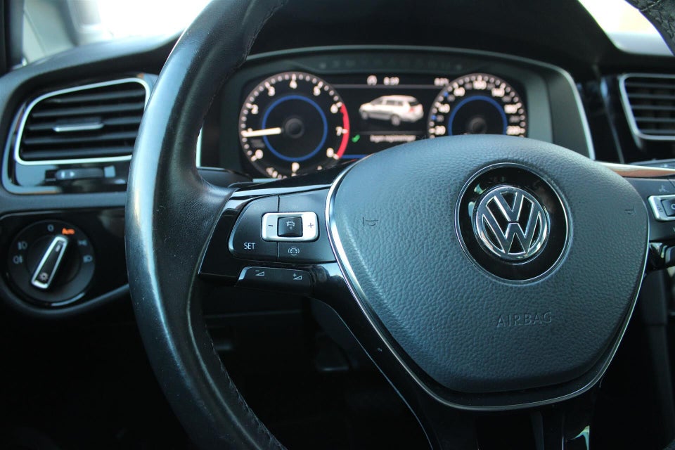 VW Golf VII 1,5 TSi 150 Highline Variant DSG 5d