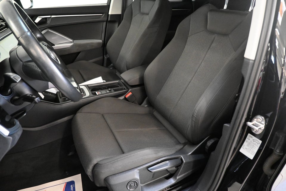 Audi Q3 45 TFSi e Attitude plus S-tr. 5d