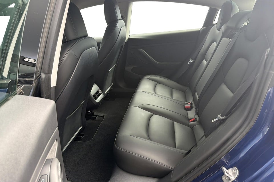 Tesla Model 3 Standard Range+ RWD 4d