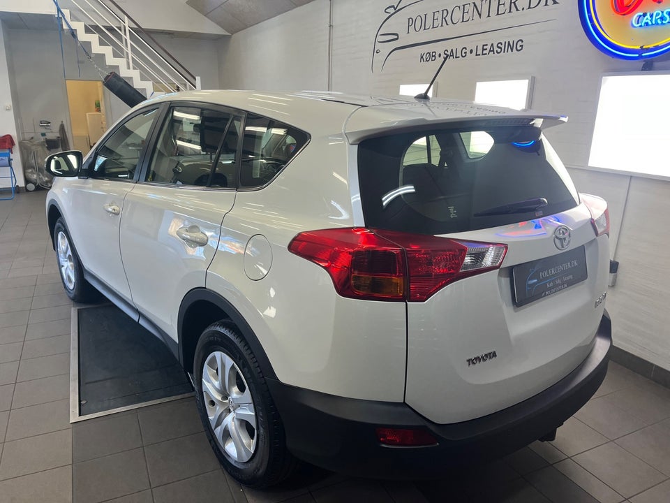 Toyota RAV4 2,0 D-4D T2+ 5d