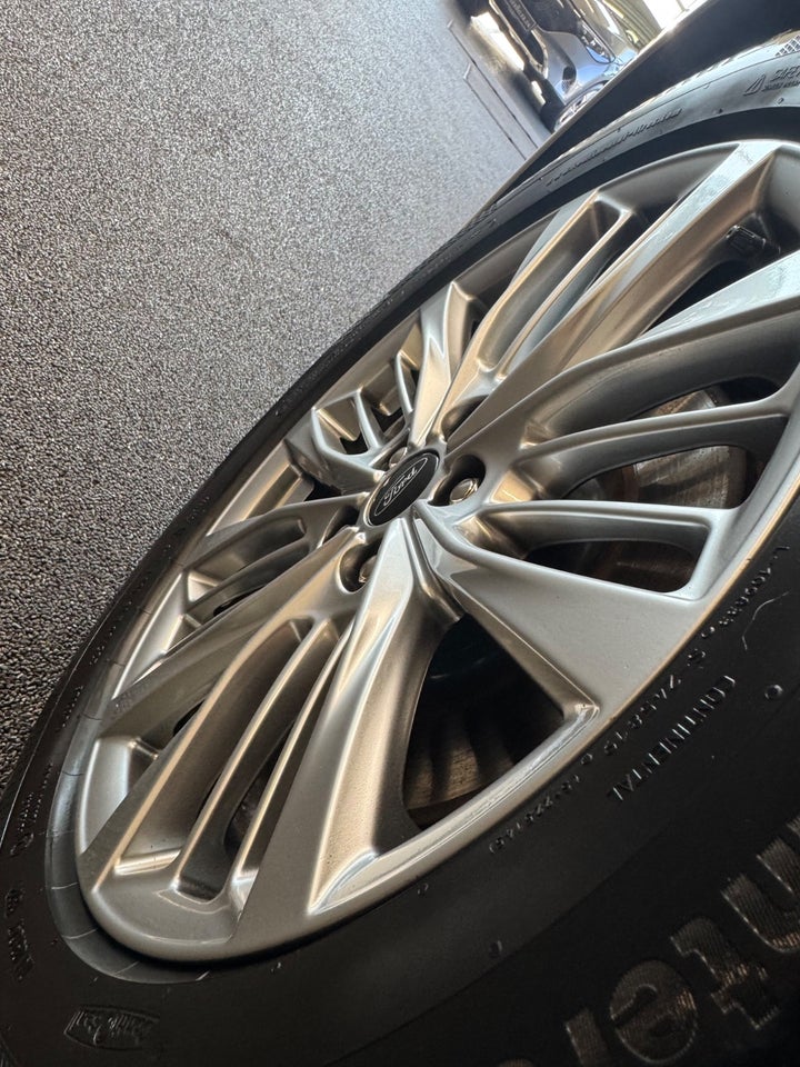 Ford Kuga 2,5 PHEV Vignale CVT 5d