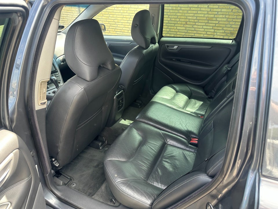 Volvo V70 2,4 170 Kinetic aut. 5d