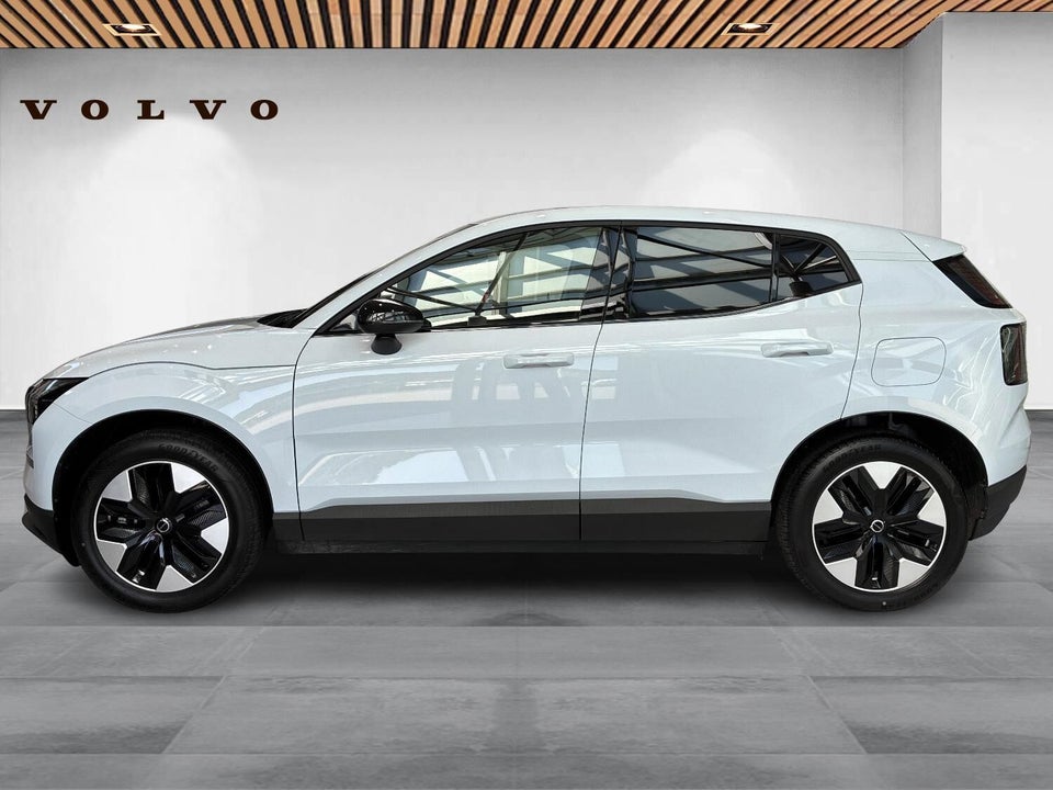 Volvo EX30 Standard Range Plus 5d