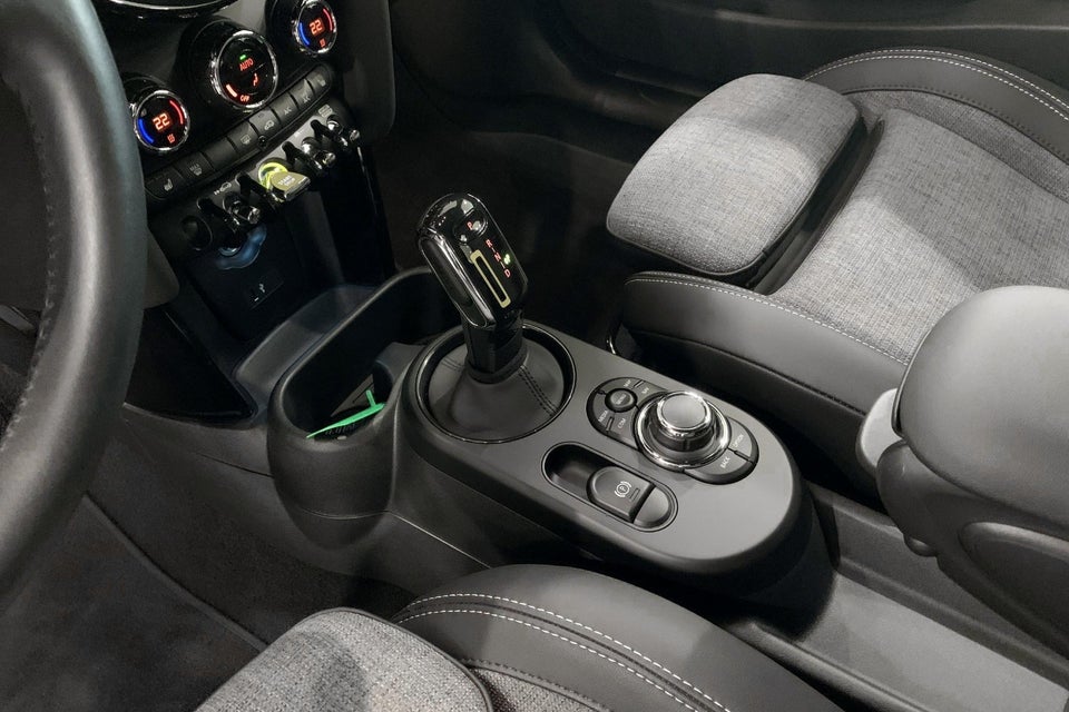 MINI Cooper SE Classic Trim 3d