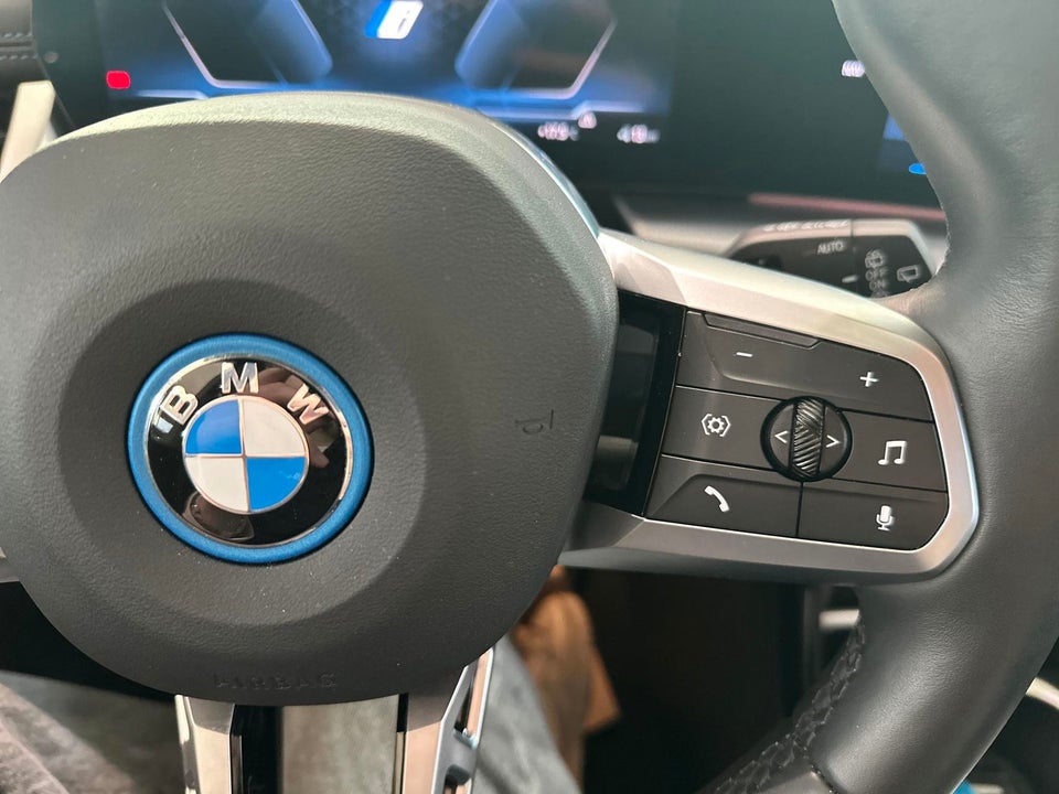 BMW iX1 eDrive20 M-Sport 5d