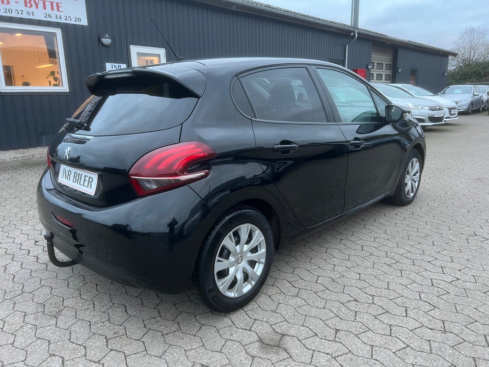 Peugeot 208 1,2 PureTech 82 Prestige 5d