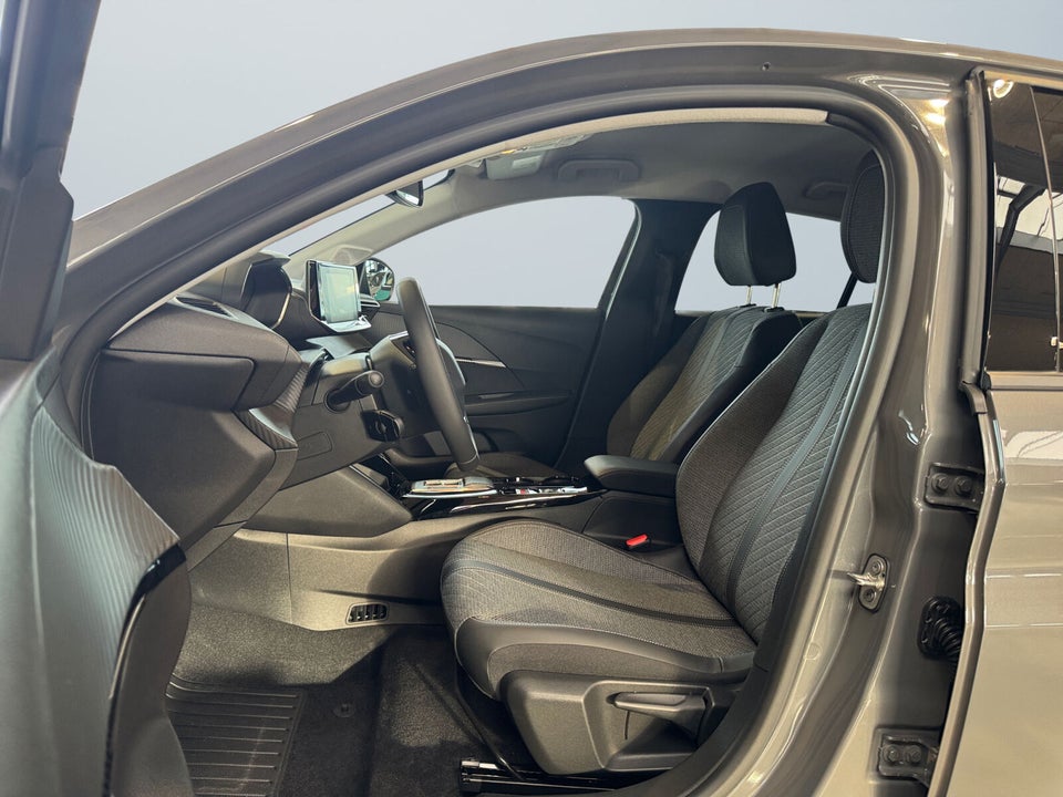 Peugeot e-208 50 Style 5d