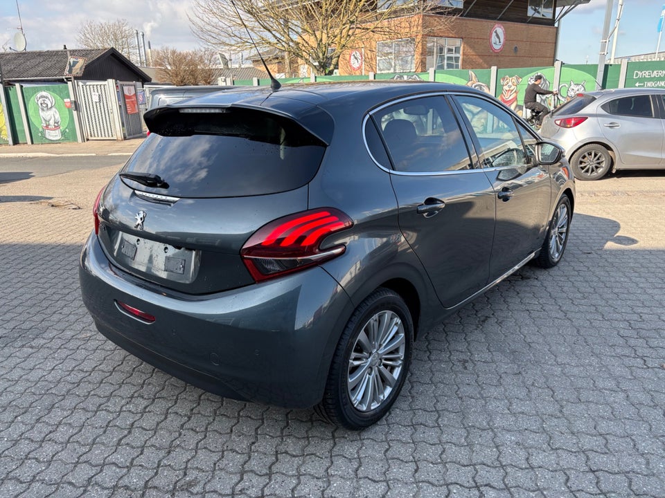 Peugeot 208 1,6 BlueHDi 100 Desire 5d