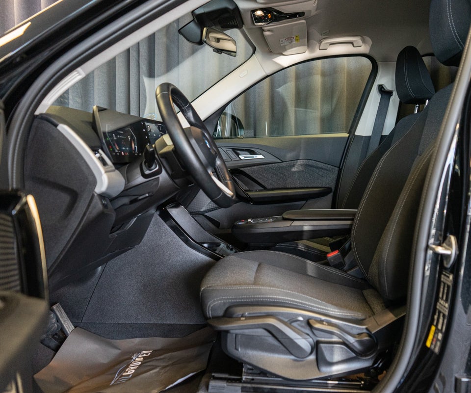 BMW iX1 eDrive20 X-Line 5d