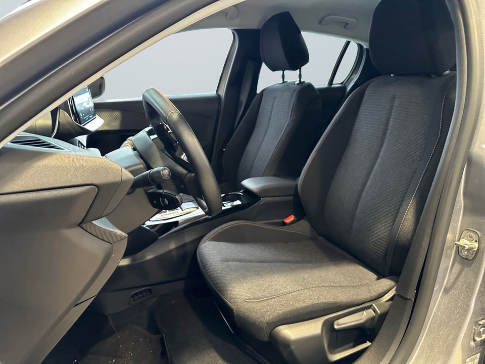 Peugeot e-208 50 Style 5d