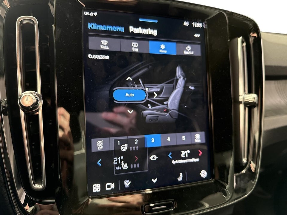 Volvo EX40 Extended Range Plus 5d