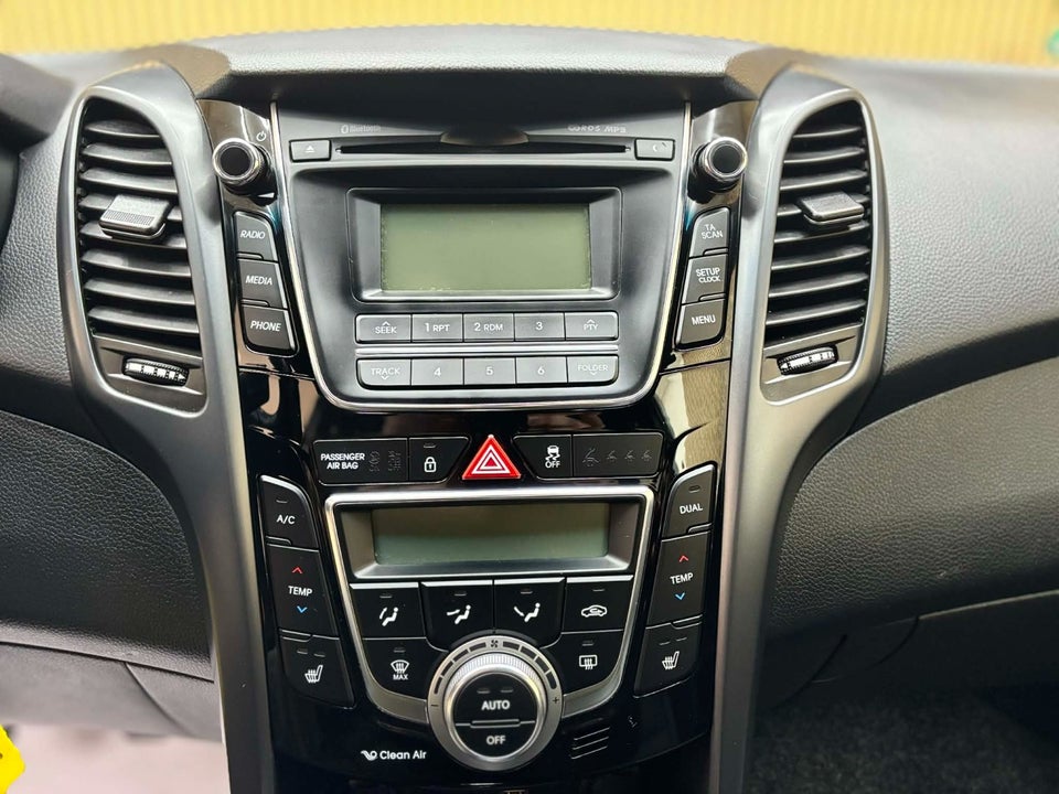 Hyundai i30 1,6 CRDi 110 5d