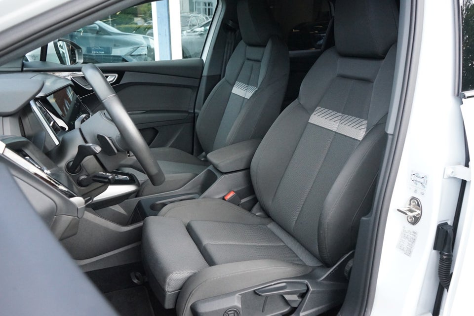 Audi Q4 e-tron 40 S-line 5d