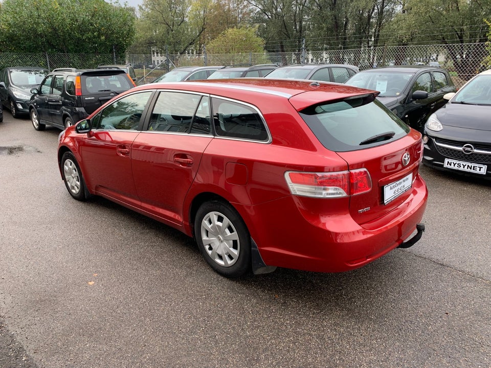 Toyota Avensis 2,0 D-4D T2 stc. 5d