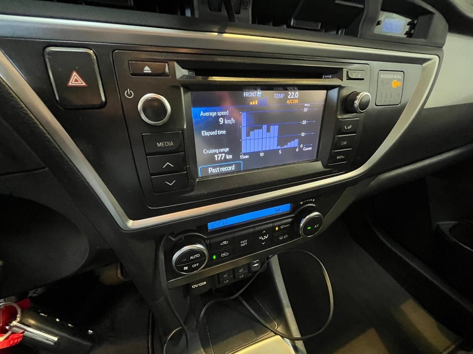 Toyota Auris 1,6 T2+ Touring Sports 5d