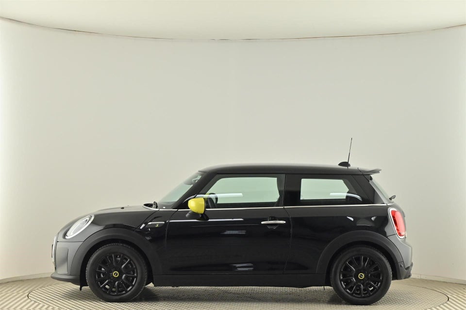 MINI Cooper SE Essential 3d