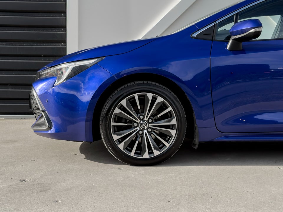 Toyota Corolla 1,8 Hybrid Style Touring Sports e-CVT 5d