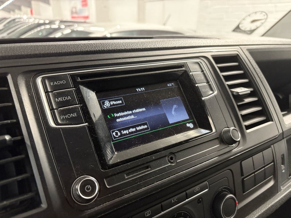 VW Transporter 2,0 TDi 102 Kassevogn kort