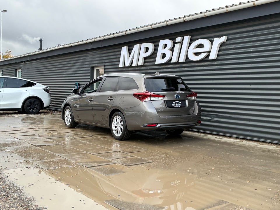 Toyota Auris 1,8 Hybrid H2 Comfort Touring Sports CVT 5d