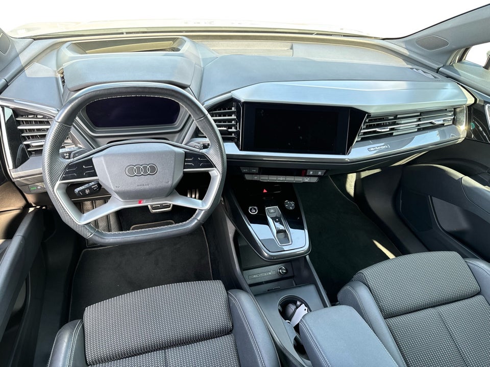 Audi Q4 e-tron 40 S-line 5d