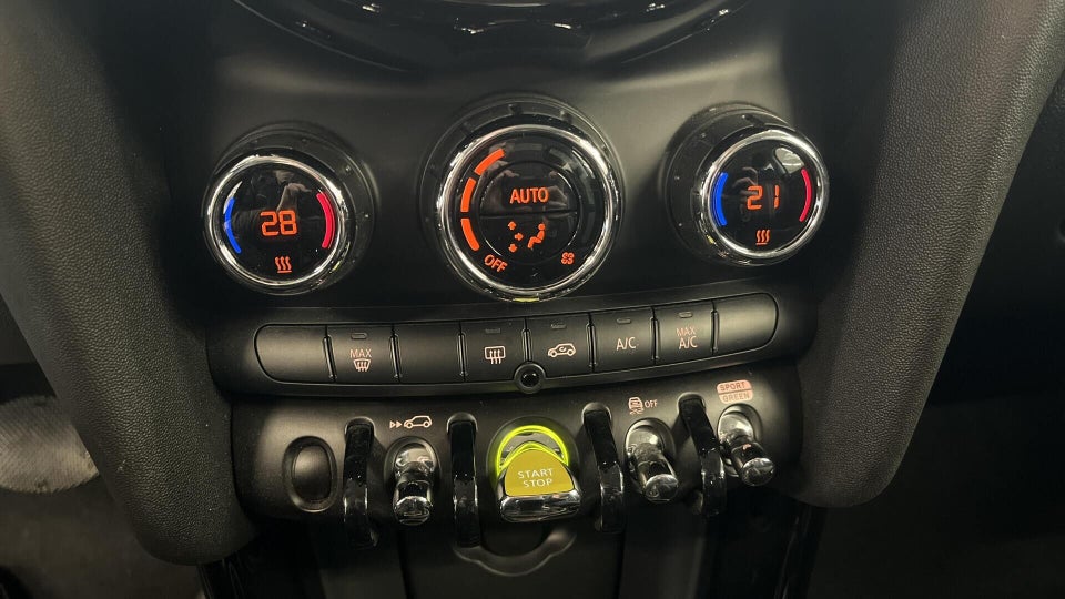 MINI Cooper SE Essential 3d