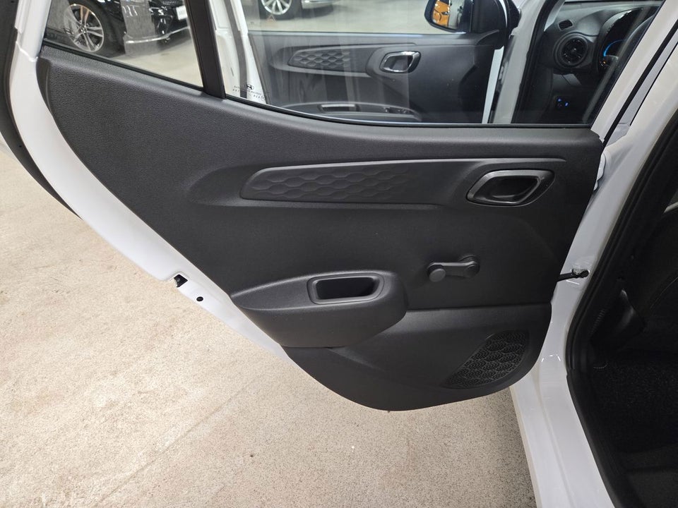 Hyundai i10 1,0 MPi Essential AMT 5d