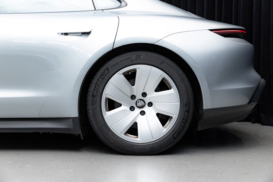 Porsche Taycan Performance+ 4d