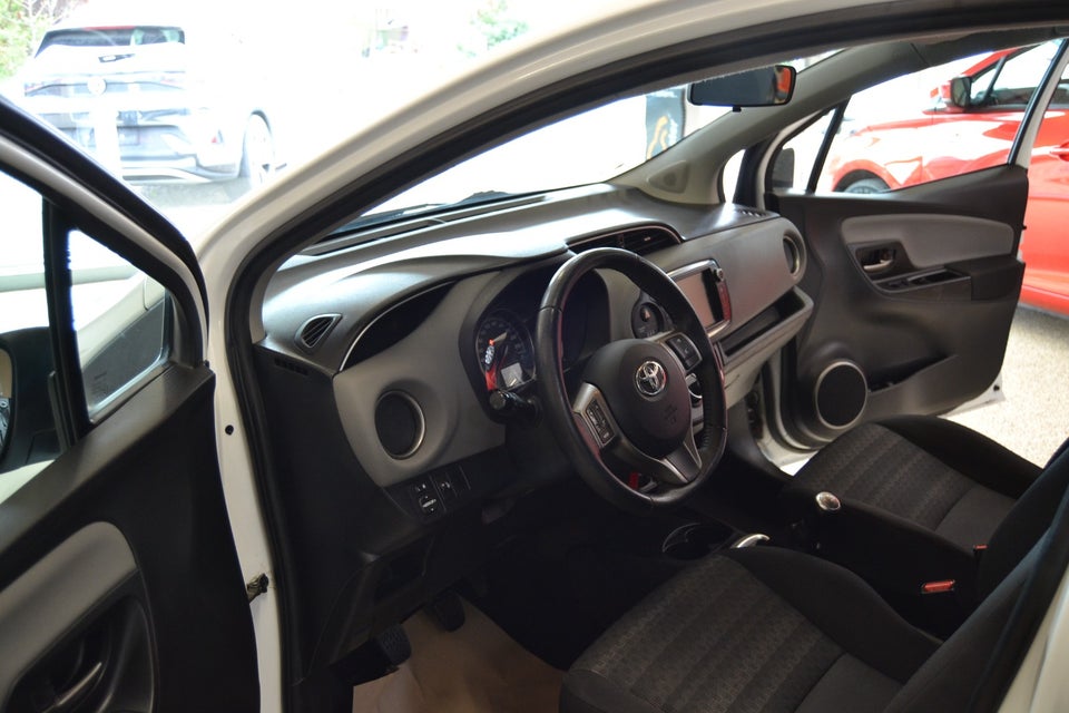Toyota Yaris 1,0 VVT-i T2 5d