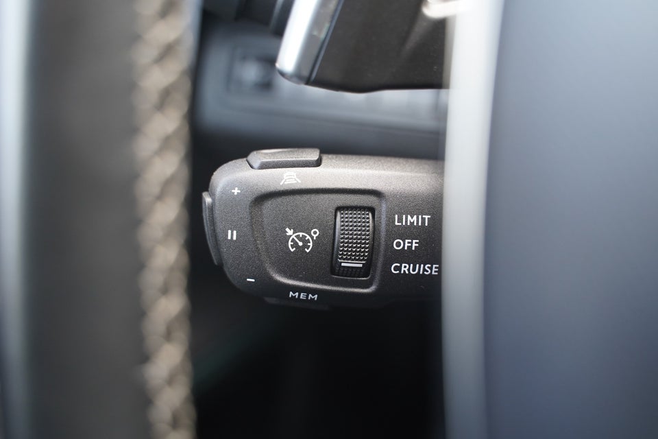 Peugeot 3008 1,6 Hybrid First Selection EAT8 5d