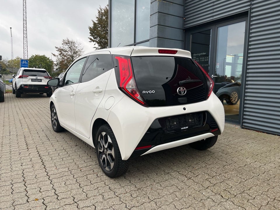 Toyota Aygo 1,0 VVT-i x-press x-shift 5d