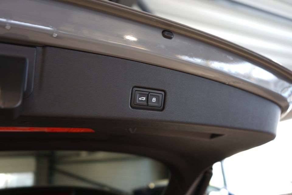 Audi Q4 e-tron 40 S-line 5d