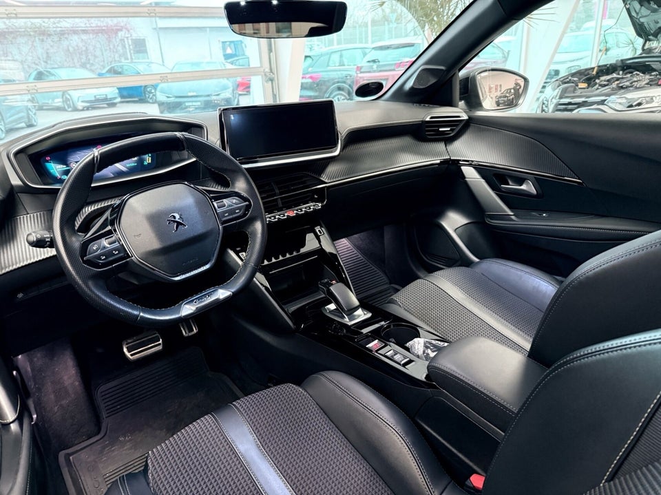 Peugeot e-208 50 GT 5d