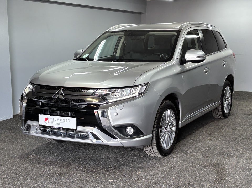 Mitsubishi Outlander 2,4 PHEV Business CVT 4WD 5d